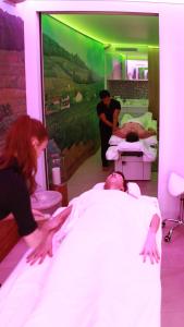 入住Hôtel Le Cep & Spa的客人