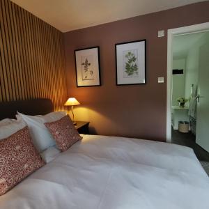 The Swinside Inn客房内的一张或多张床位