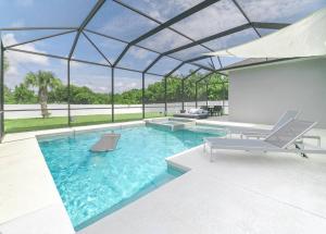 Bazén v ubytování Seaside Serenity -Private Pool with Beach Access nebo v jeho okolí