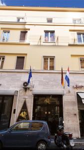 Tòa nhà nơi khách sạn tọa lạc