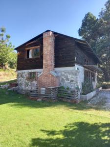 Budova, kde se kemp nachází