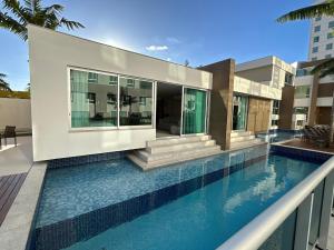 A piscina localizada em Jade Hotel Brasília ou nos arredores