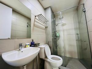 Koupelna v ubytování ELYSIA-Near Gleaneagles & Legoland-2RB WarmQ Suite Max7pax-WaterDispenser