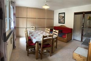 Posezení v ubytování Résidence Canteneige - Appart 6 couchages Vue dégagée sur Montagne départ télésiège MAE-9661