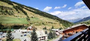 Nespecifikovaný výhled na hory nebo výhled na hory při pohledu z apartmánu