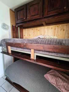 a pair of bunk beds in a room at Résidence Gaubert - Mignon petit studio 4 couchages à Vars MAE-9981 in Vars