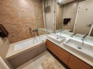 Fotografie z fotogalerie ubytování Marassi Gem Apartment Direct Mall Access v destinaci Rayyā