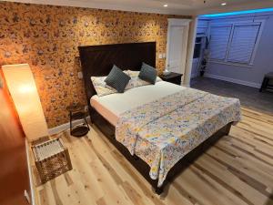 Postel nebo postele na pokoji v ubytování Master Suite in Smyrna