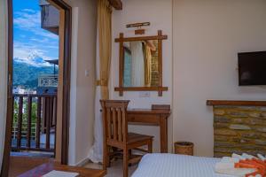Pemandangan gunung umum atau pemandangan gunung yang diambil dari hotel