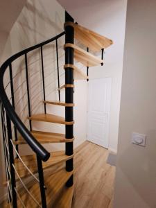 Imagen de la galería de Studio Mezzanine Métro 14 Paris, en Orly