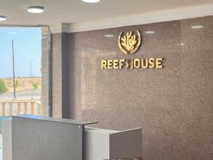 Certifikát, hodnocení, plakát nebo jiný dokument vystavený v ubytování Reef House