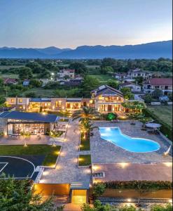 Bazén v ubytování Vintage Suites Trikala nebo v jeho okolí