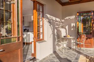 Posezení v ubytování Avemore Olive Apartment - full Backup power