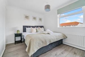 KentにあるLuxury 3 bedroom house in Ashford with WiFi and Free parkingのギャラリーの写真