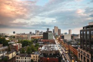 Uma visão geral de Columbus ou uma vista da cidade tirada do hotel