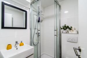 Koupelna v ubytování Flexible SelfCheckIns 106 - Zagreb - City Centre - Loggia