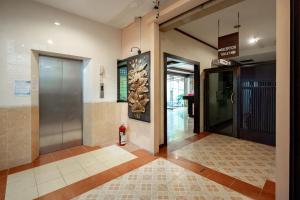 Foto Kata Beachis asuva majutusasutuse Outdoor Inn Kata Hotel galeriist