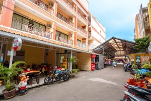 Foto Kata Beachis asuva majutusasutuse Outdoor Inn Kata Hotel galeriist