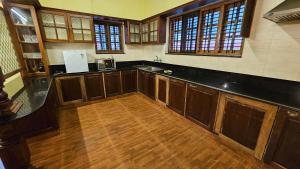 Kuchyň nebo kuchyňský kout v ubytování The Chalet