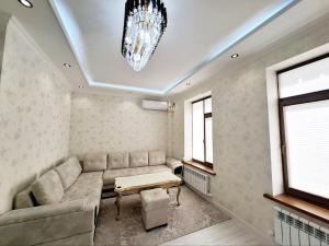 Ruang duduk di Silk Road mik +1 gambar