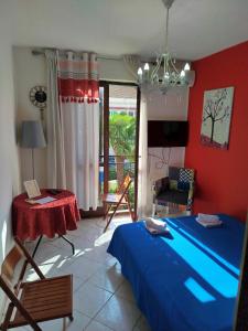 Postel nebo postele na pokoji v ubytování Sandra Apartment 3 + 4 fotografie