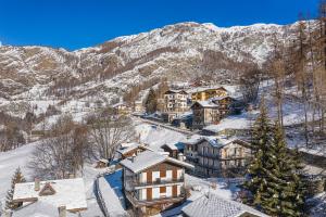 an aerial view of a resort in the snow at Chalet Les Airelles in Valtournenche