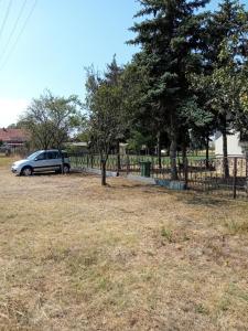 En hage utenfor Bački Raj