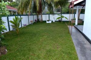 Zahrada ubytování Sri Ra'anana Villa