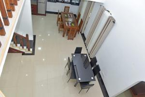 Posezení v ubytování Sri Ra'anana Villa