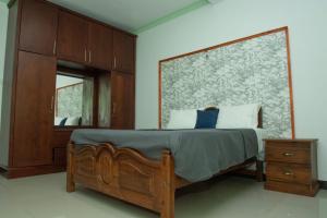 Postel nebo postele na pokoji v ubytování Sri Ra'anana Villa + 37 fotografií