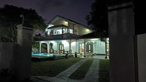 Bazén v ubytování Sri Ra'anana Villa nebo v jeho okolí