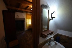 A bathroom at Casamatta a Blera Még 34 kép