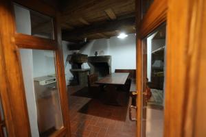 A kitchen or kitchenette at Casamatta a Blera