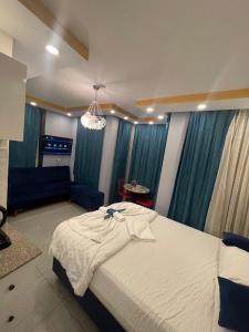 Postel nebo postele na pokoji v ubytování Galata Zade Luxury Boutique Hotel