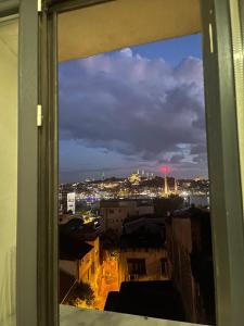 Nespecifikovaný výhled na destinaci Istanbul nebo výhled na město při pohledu z hotelu