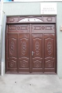 Muka bangunan atau pintu masuk Boburshox