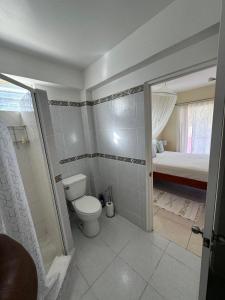 Koupelna v ubytování St James Apartments