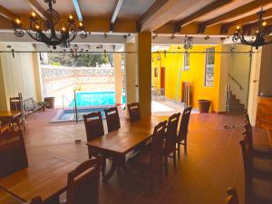 The swimming pool at or close to Hotel Jotam
