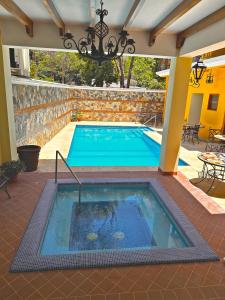 The swimming pool at or close to Hotel Jotam