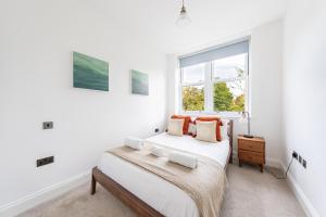 Gallery image of Artsy Serviced Apartments - Ealing in London +21 photos