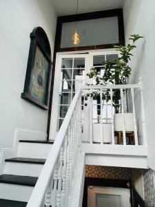 Galeriebild der Unterkunft Luxury escape in DC, with a private Deck! Parking included in Washington