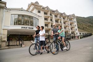 Jízda na kole v ubytování Jannat Resort nebo okolí