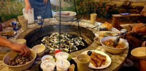 Φαγητό σε αυτό το διαμέρισμα ή κάπου εκεί κοντά