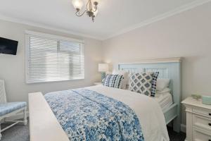 Ένα ή περισσότερα κρεβάτια σε δωμάτιο στο Rose Cottage 3B Hutchinson St Goolwa - Linen Included