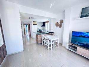 Dapur atau dapur kecil di Apartamento Familiar a 1 Min del Mar
