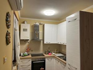 A kitchen or kitchenette at Casa Domenico