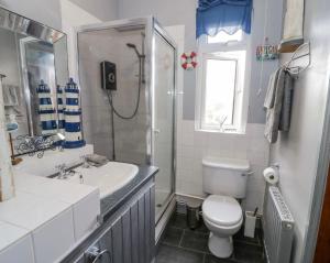 Ένα μπάνιο στο Lovely Comfortable 3 Bed Home, near Worcester +14 φωτογραφίες