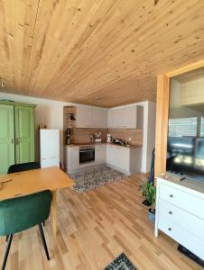 Dapur atau dapur kecil di Charismatisch und gemütlich in Güttingen, nah zum Buchensee und Bodensee, tolle Lage +13 gambar