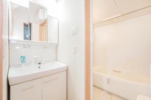 Kamar mandi di Otsuka house with 3BR near the Yamanote line