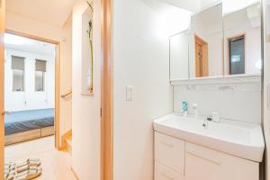 Kamar mandi di Otsuka house with 3BR near the Yamanote line